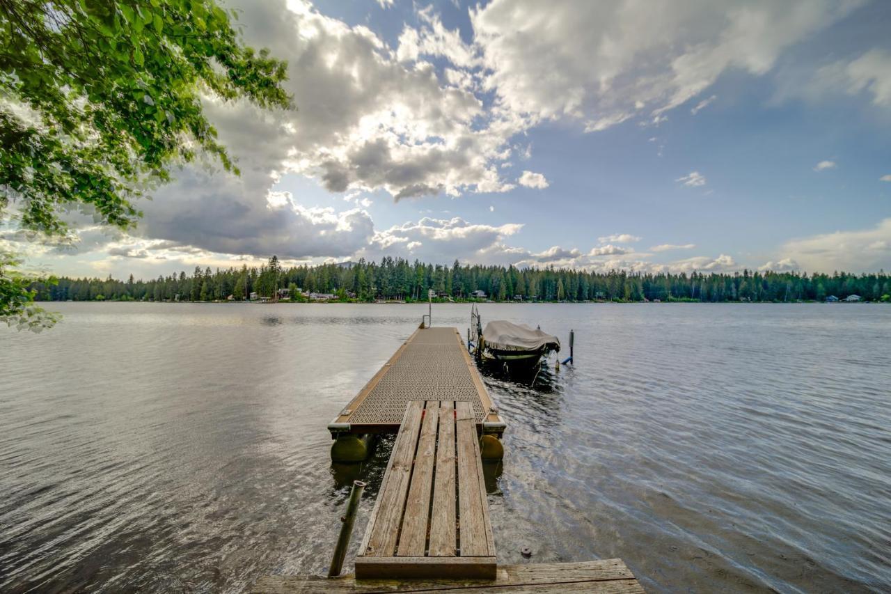 Waterfront Newport Vacation Rental On Sacheen Lake Exterior photo